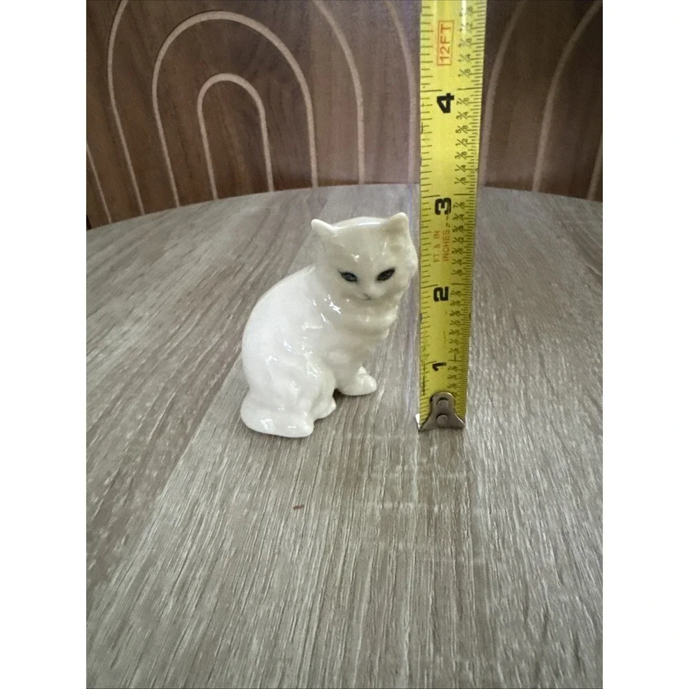 Vintage White Persian Cat Ceramic Figurine